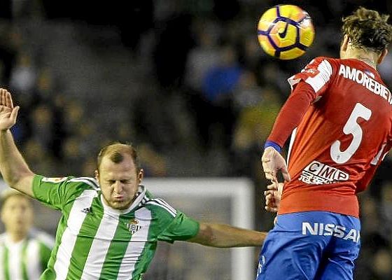 Amorebieta: "Al menos pudimos sumar un punto"