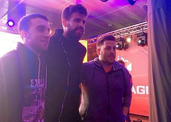 Los videojuegos de fútbol saltan al césped del Camp Nou y Anfield