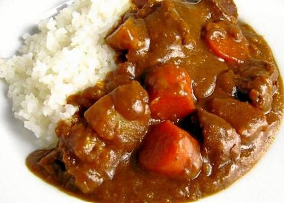 Sale a la venta en la India una lavadora con un botón para quitar las manchas de curry