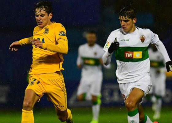 1-0. El Alcorcón asalta el liderato con un gol heroico en el tiempo añadido