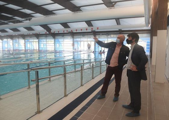 La piscina municipal de Alcosa estrena cubierta