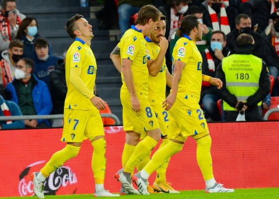El jugador del Cádiz que la IA recomienda fichar a Monchi y a cualquiera de los grandes