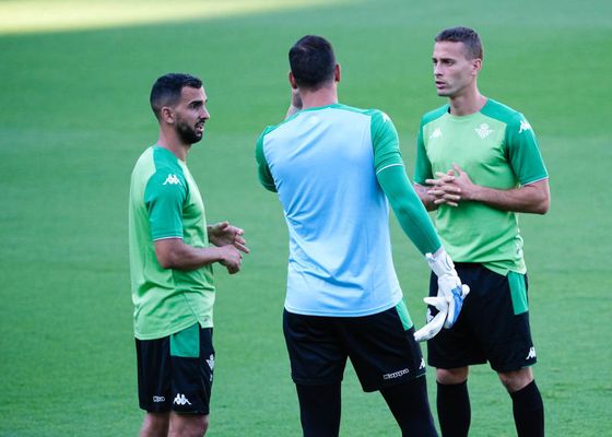 Dos nuevas bajas béticas antes del vérselas con el Elche