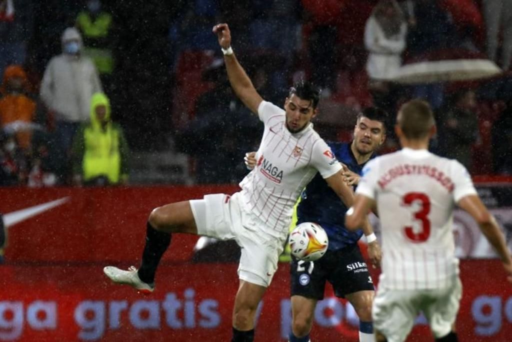Rafa Mir flipa con la afición: "Con la que ha caído..."