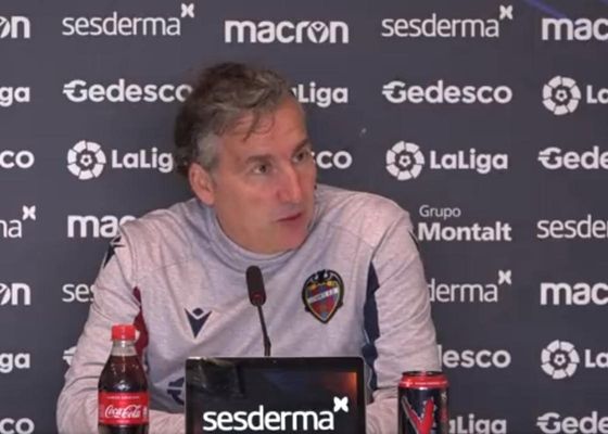 Pereira cree que el Betis se "desordena"