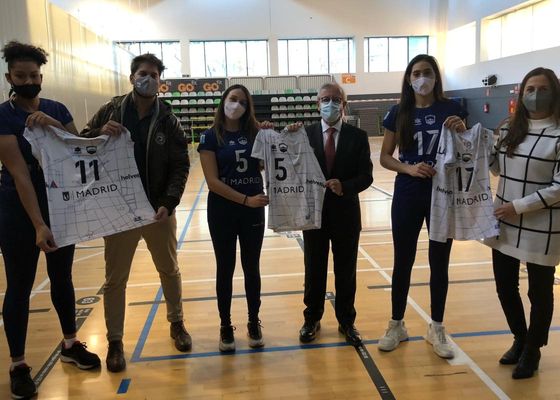 Helvetia Seguros renueva su acuerdo de patrocinio con el Club Voleibol Madrid