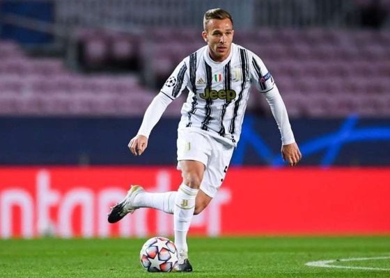 Arthur busca una salida y el Sevilla está ahí