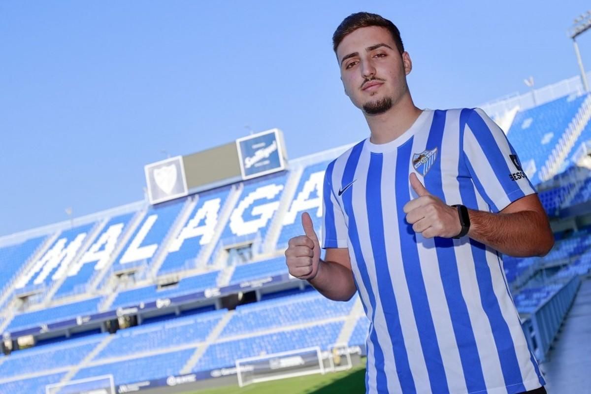 El Málaga anuncia su primer fichaje