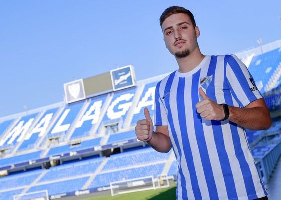 El Málaga anuncia su primer fichaje