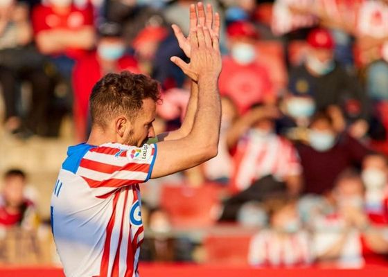 El Málaga tiene más cerca la permanencia gracias al Girona