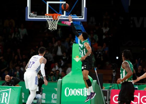 Hanga frustra la machada del Real Betis (69-71)