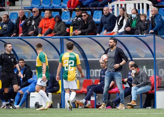 Desconocido para muchos en el Betis, salió a la luz por sus formas en el Barça; hoy triunfa de la mano de Piqué