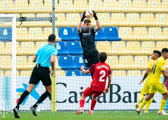 El Villarreal B renueva al portero Gianni Cassaro