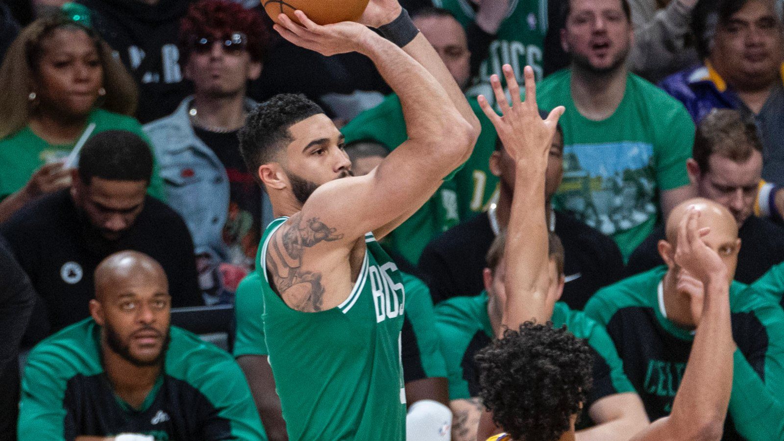 Jayson Tatum vuelve a volar y los Knicks responden con un intimidante mensaje