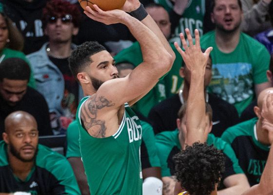 Jayson Tatum vuelve a volar y los Knicks responden con un intimidante mensaje