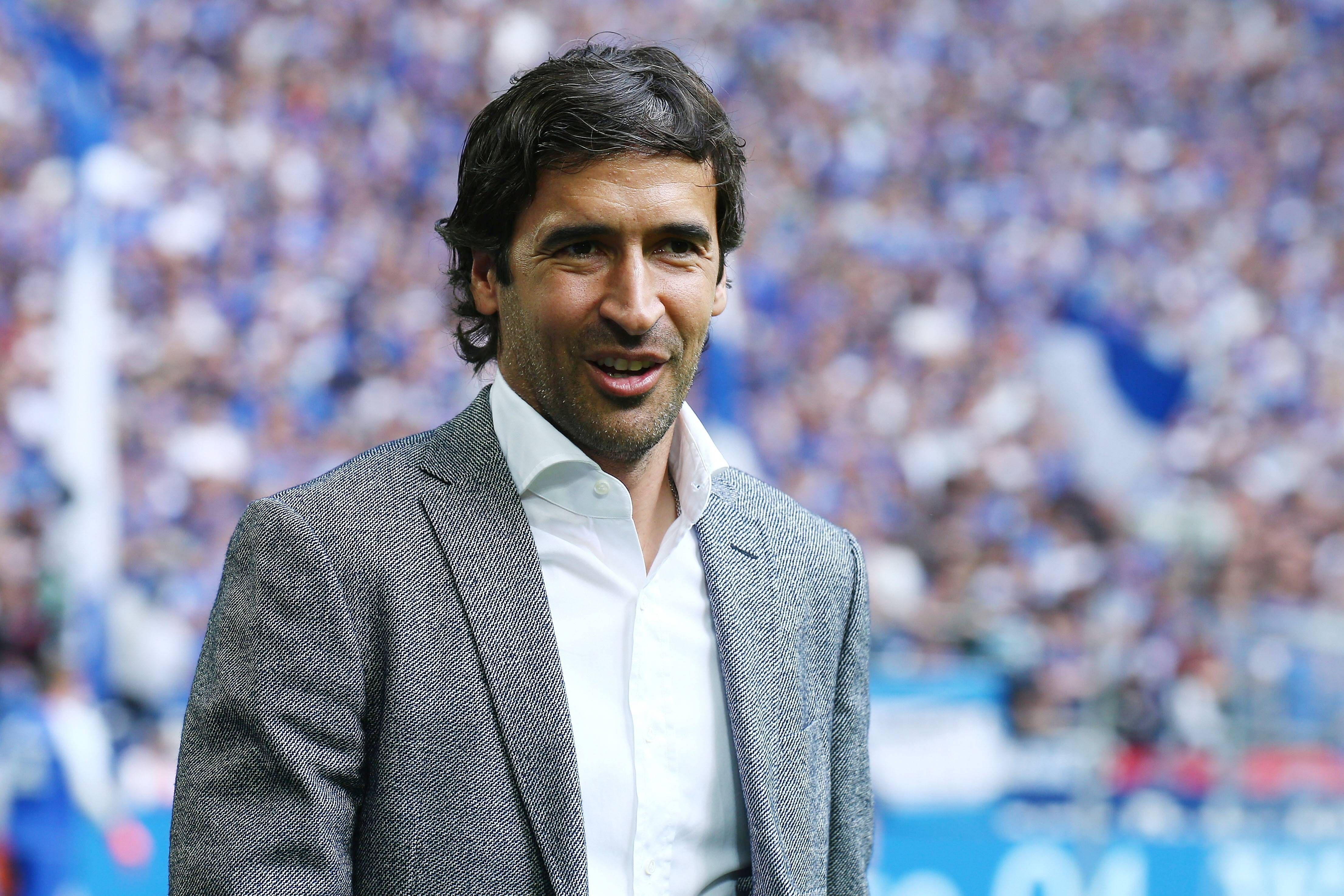 Avances para fichar a Raúl González