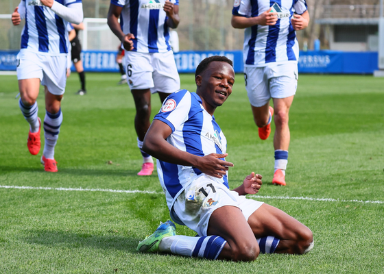 Ochieng debuta con la Selección de Kenia mientras deslumbra en el Sanse