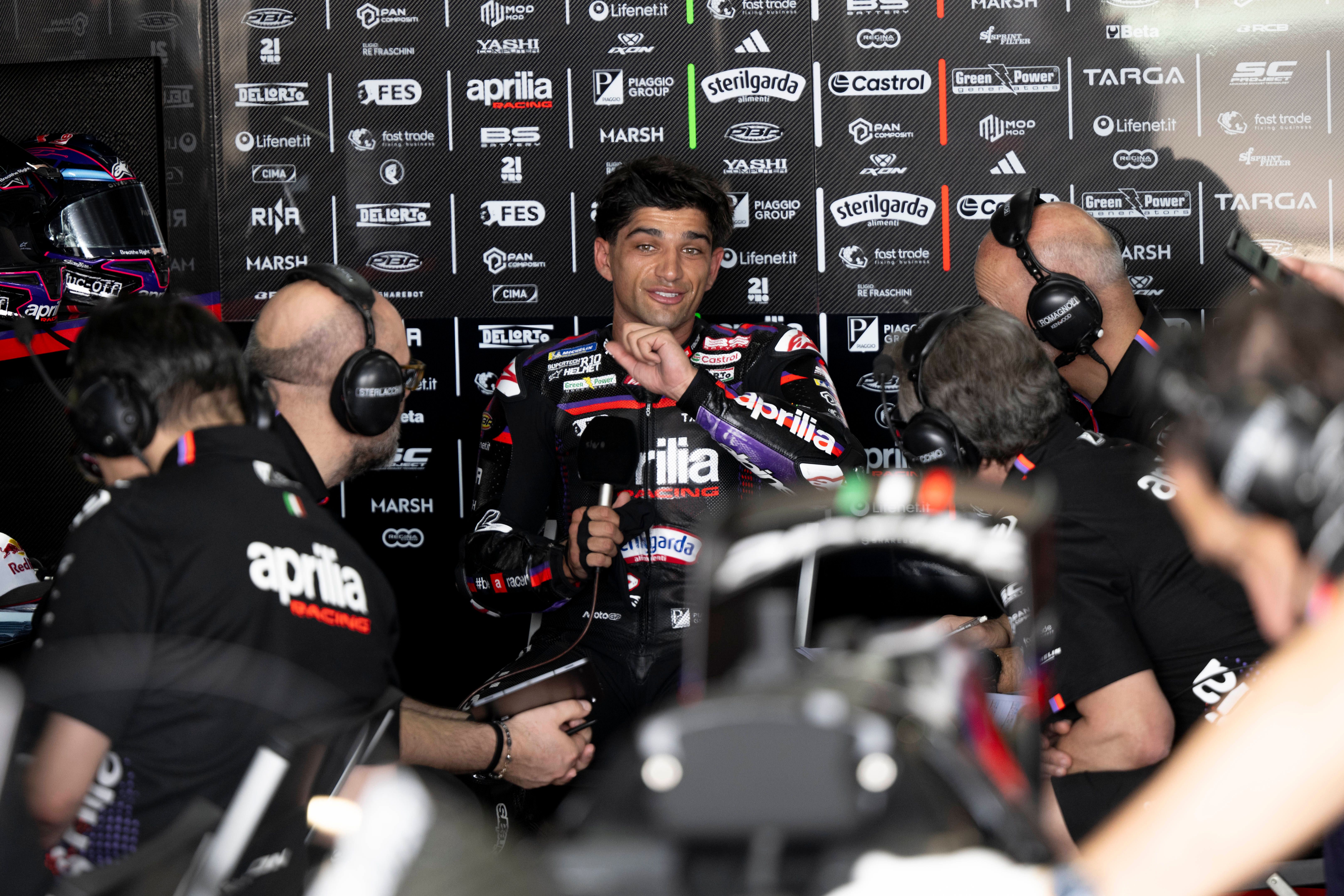 Aprilia da una oportunidad de oro a Martín y Bezzecchi