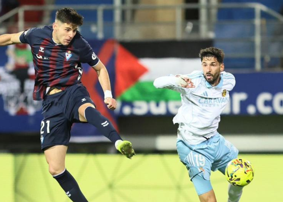 El Real Zaragoza y el Eibar, ejemplos de locura en LaLiga Hypermotion