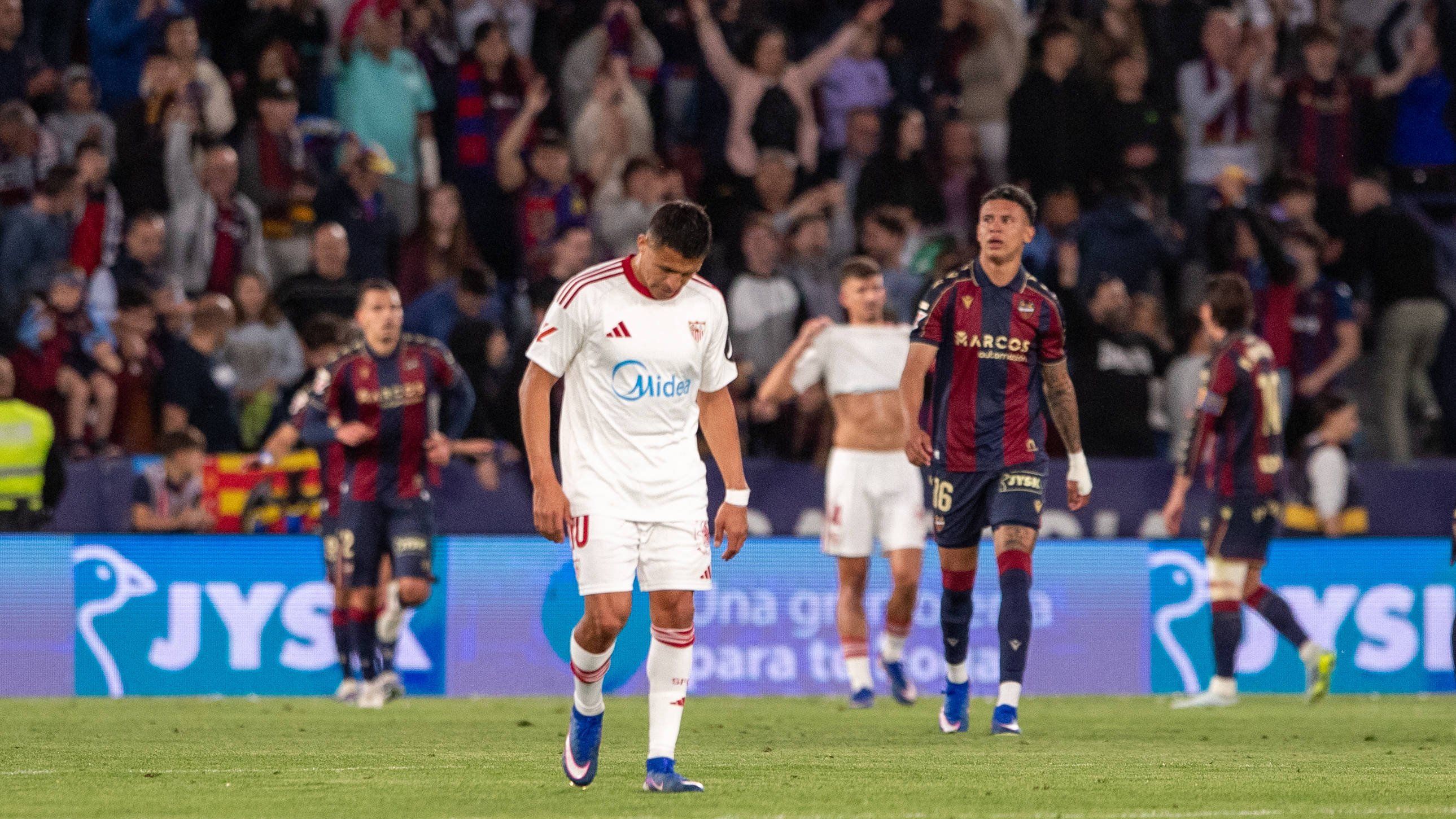 El Superordenador de LaLiga define la lucha por el descenso con sorpresa para Sevilla y Alavés