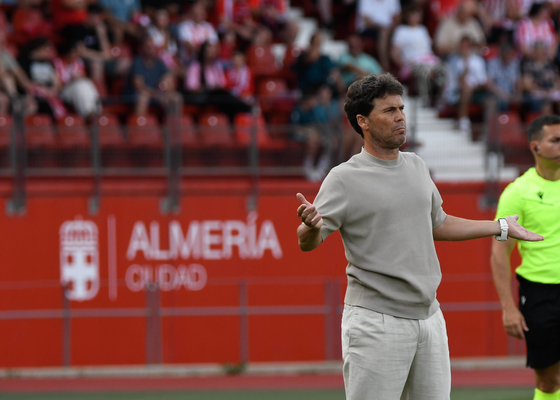 Los problemas en el asceso al estadio enfadan a la afición del Almería