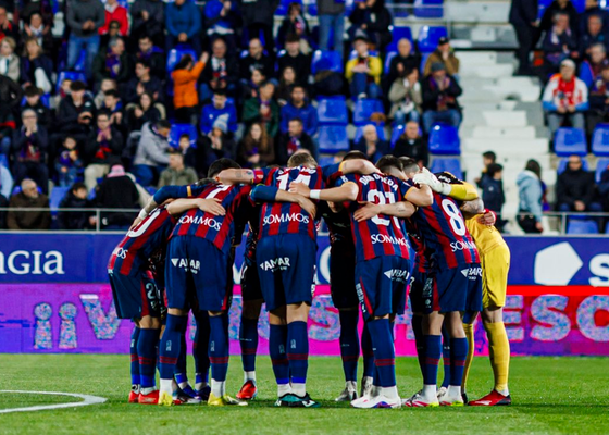 El Huesca explota y habla de "evidente alteración de la competición" tras la polémica ante el Almería