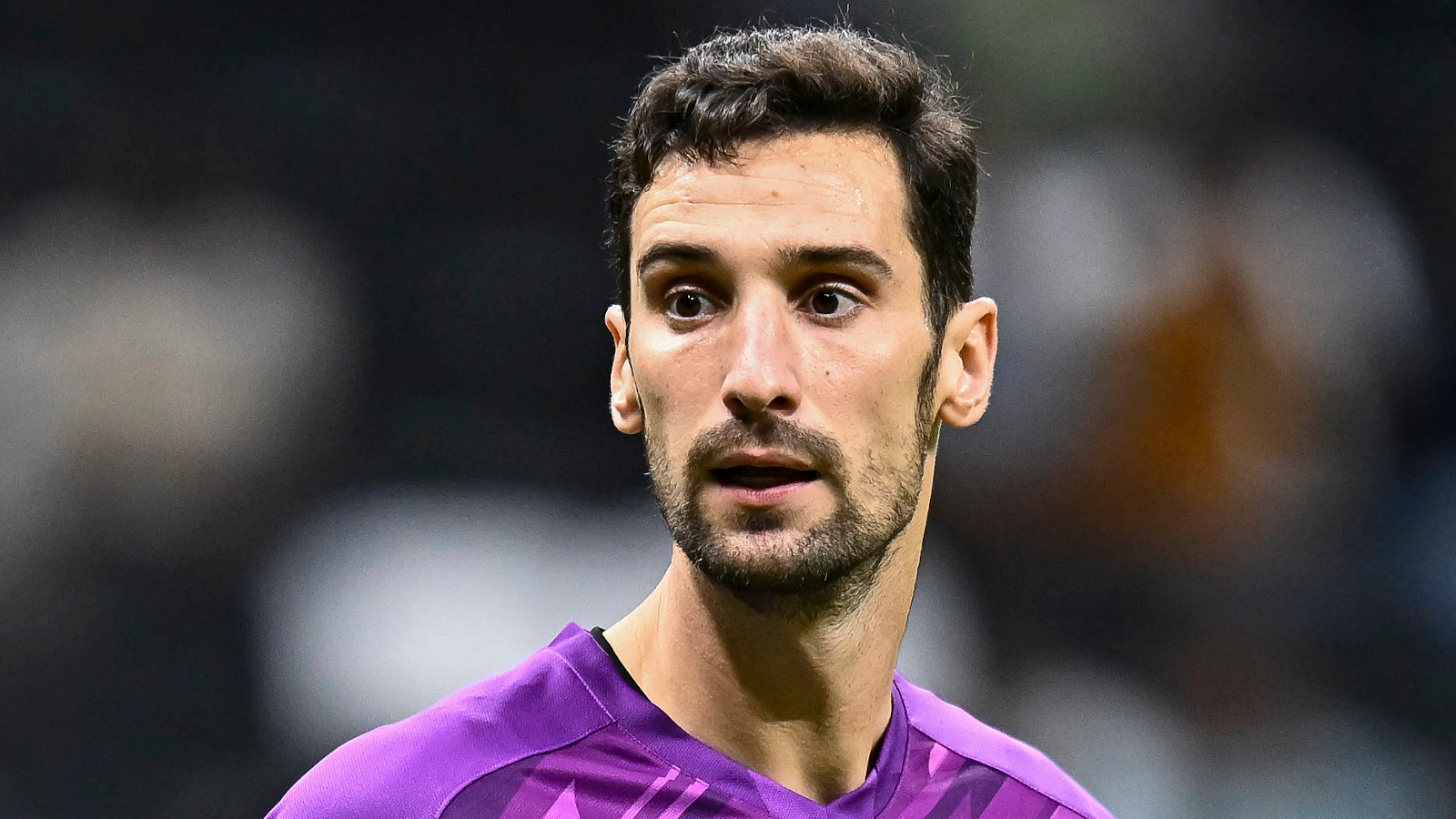 Sergio Rico se prepara al máximo esperando su próximo destino: "Podría jugar perfectamente tanto en Primera como en Segunda"