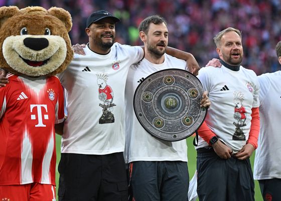 El Bayern Múnich se proclama campeón de la Bundesliga y apunta al triplete