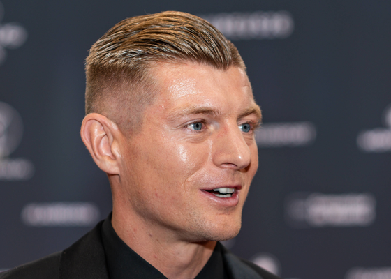 Toni Kroos estrena un 'nuevo' Laureus, elogia a Fede Valverde y se reitera sobre el momento de su retirada en el Real Madrid