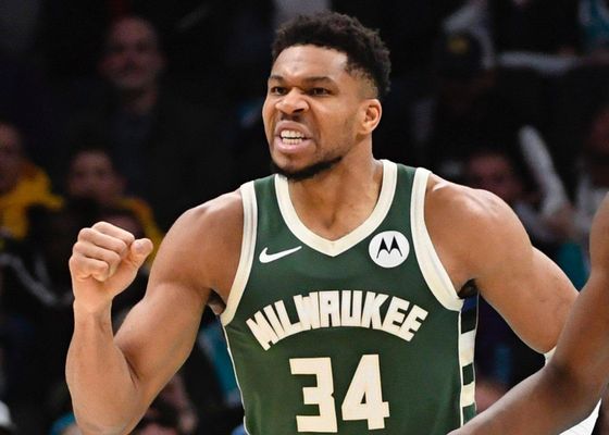 Los Warriors se rinden y Giannis Antetokounmpo remata la faena