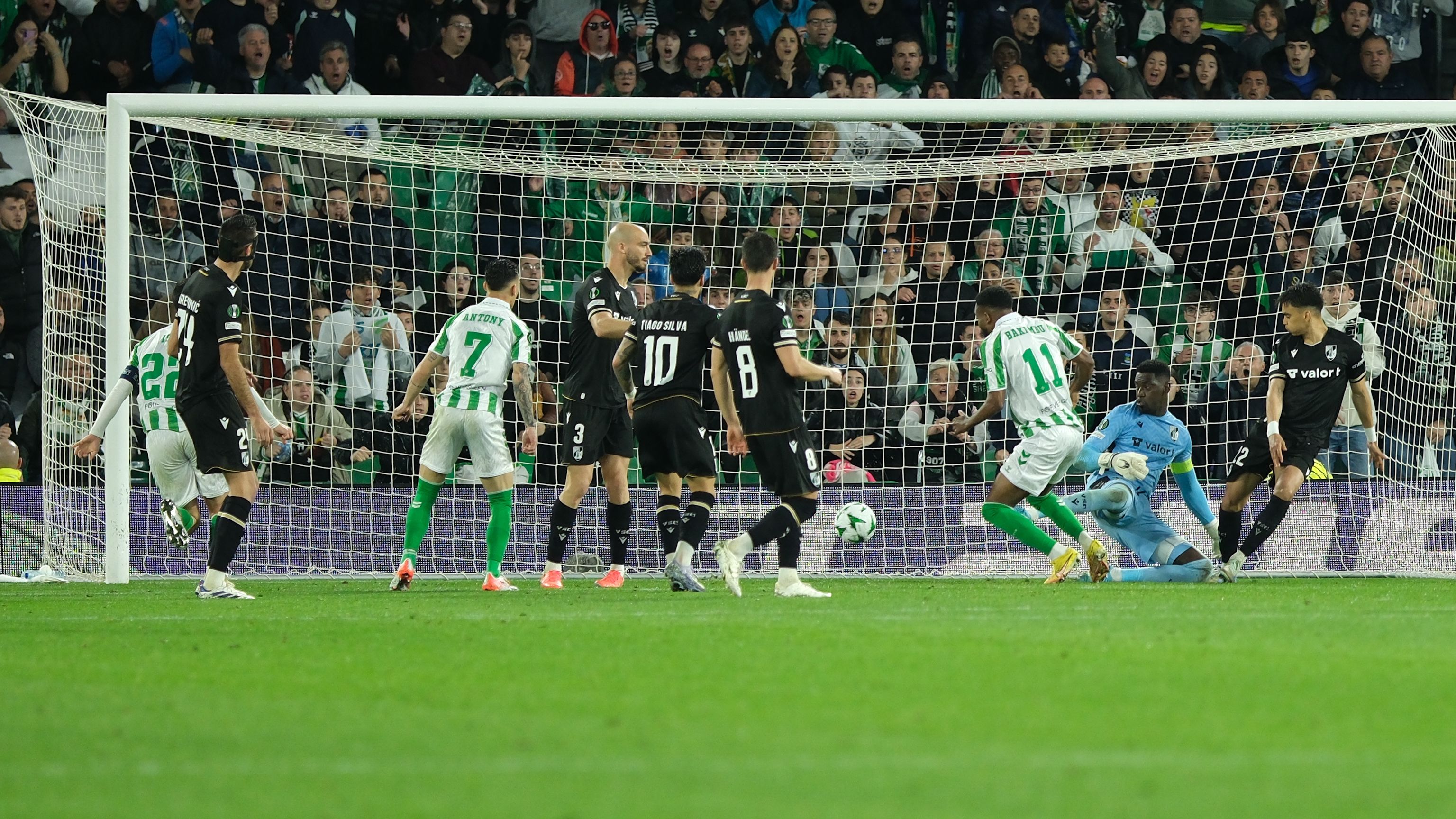 Onces confirmados de Vitória SC y Real Betis; horario, canal y dónde ver en TV y online hoy el Vitória Guimaraes - Betis de la Conference League
