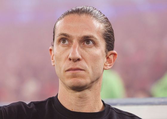 Filipe Luis refuerza a Simeone en el Atlético de Madrid y presenta su candidatura a los banquillos: "Estoy resolviendo mi futuro"