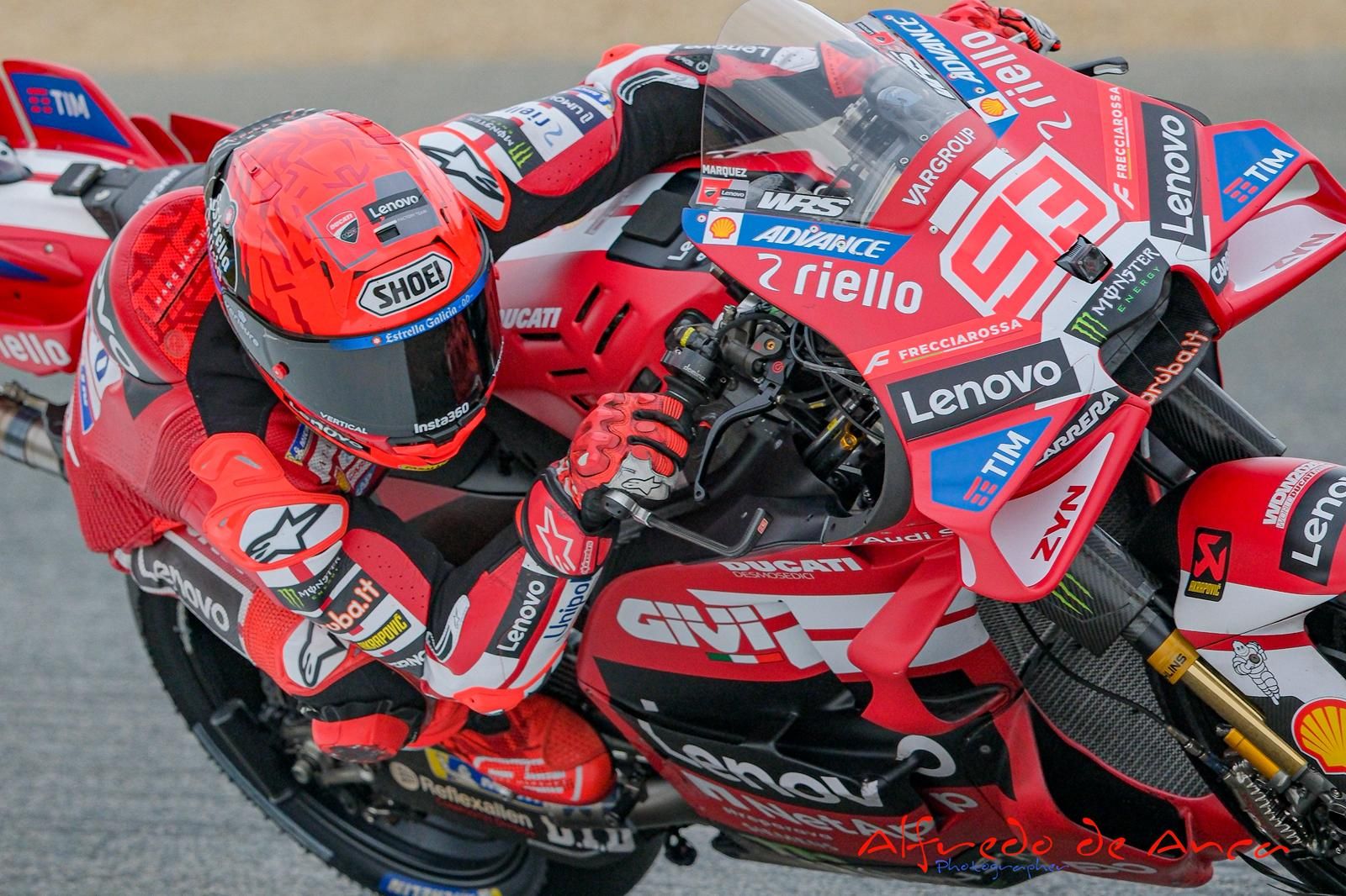 Marc Márquez se fustiga tras la caída de Jerez: "Me he dado cuenta cuando le he visto venir por detrás"