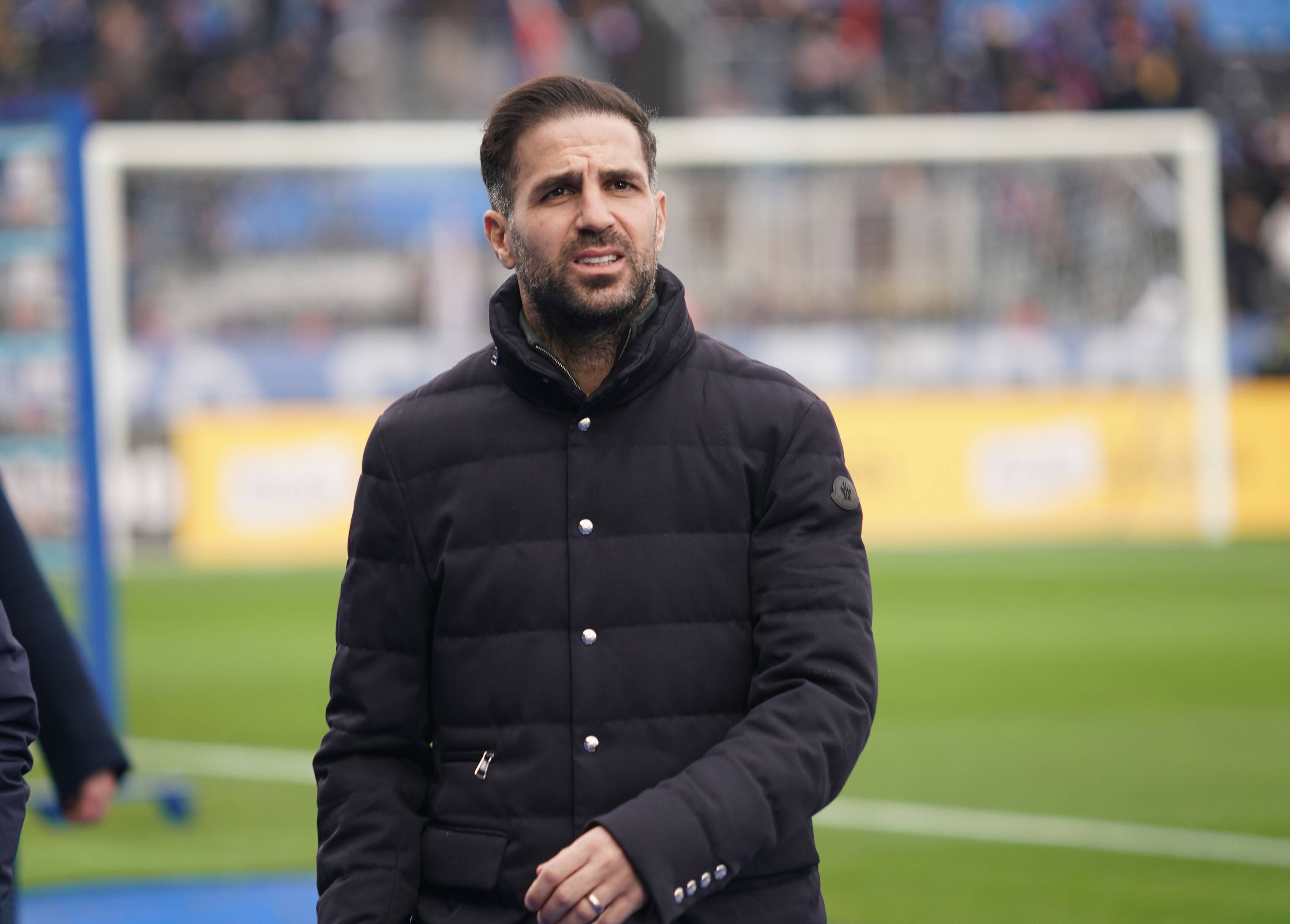 Cesc Fábregas ajusta el Sinigaglia a su medida para el encuentro ante el Milán