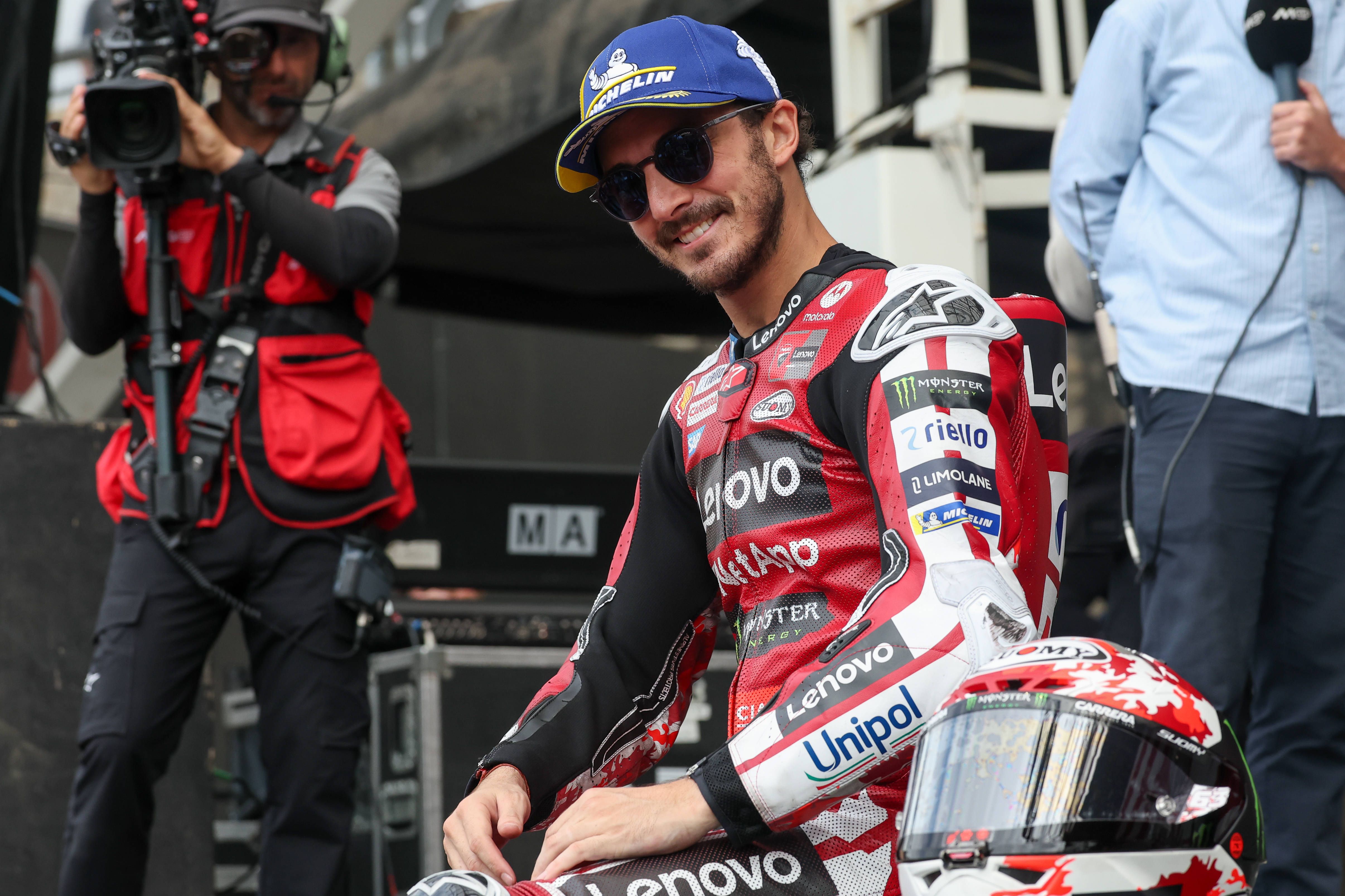 Bagnaia sigue los pasos de Marc Márquez con su fichaje por Aprilia