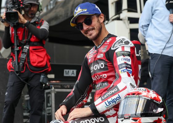 Bagnaia sigue los pasos de Marc Márquez con su fichaje por Aprilia