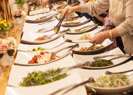 Cocinero chino desvela el gran secreto de los buffets asiáticos en España