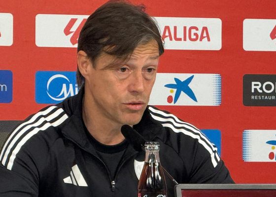 Almeyda se lamenta por Rubén Vargas, confirma a Kike Salas para el Sevilla - Valencia y defiende a Carmona 