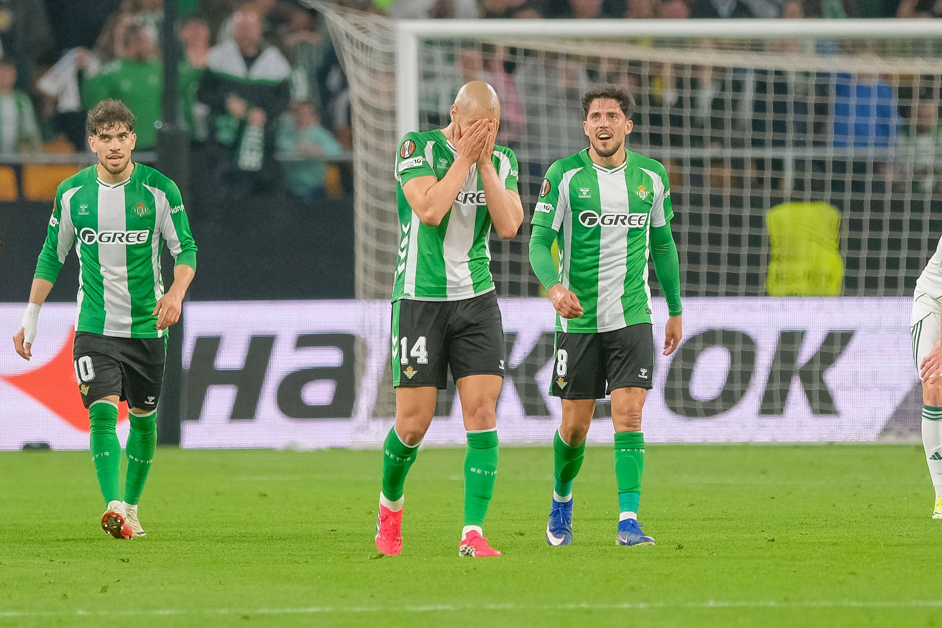 Sofyan Amrabat ya es "historia" en verdiblanco
