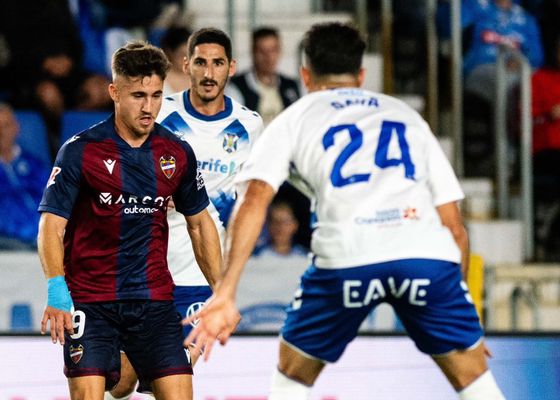 Tenerife 0-3 Levante: El colista recibe otra goleada