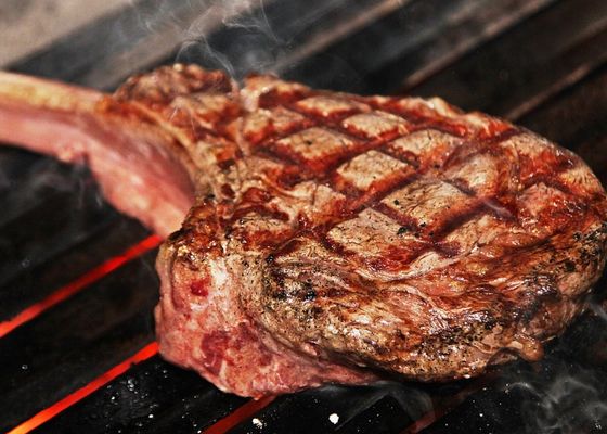 El corte de carne que parece chuletón y es mucho más barato para las barbacoas de verano