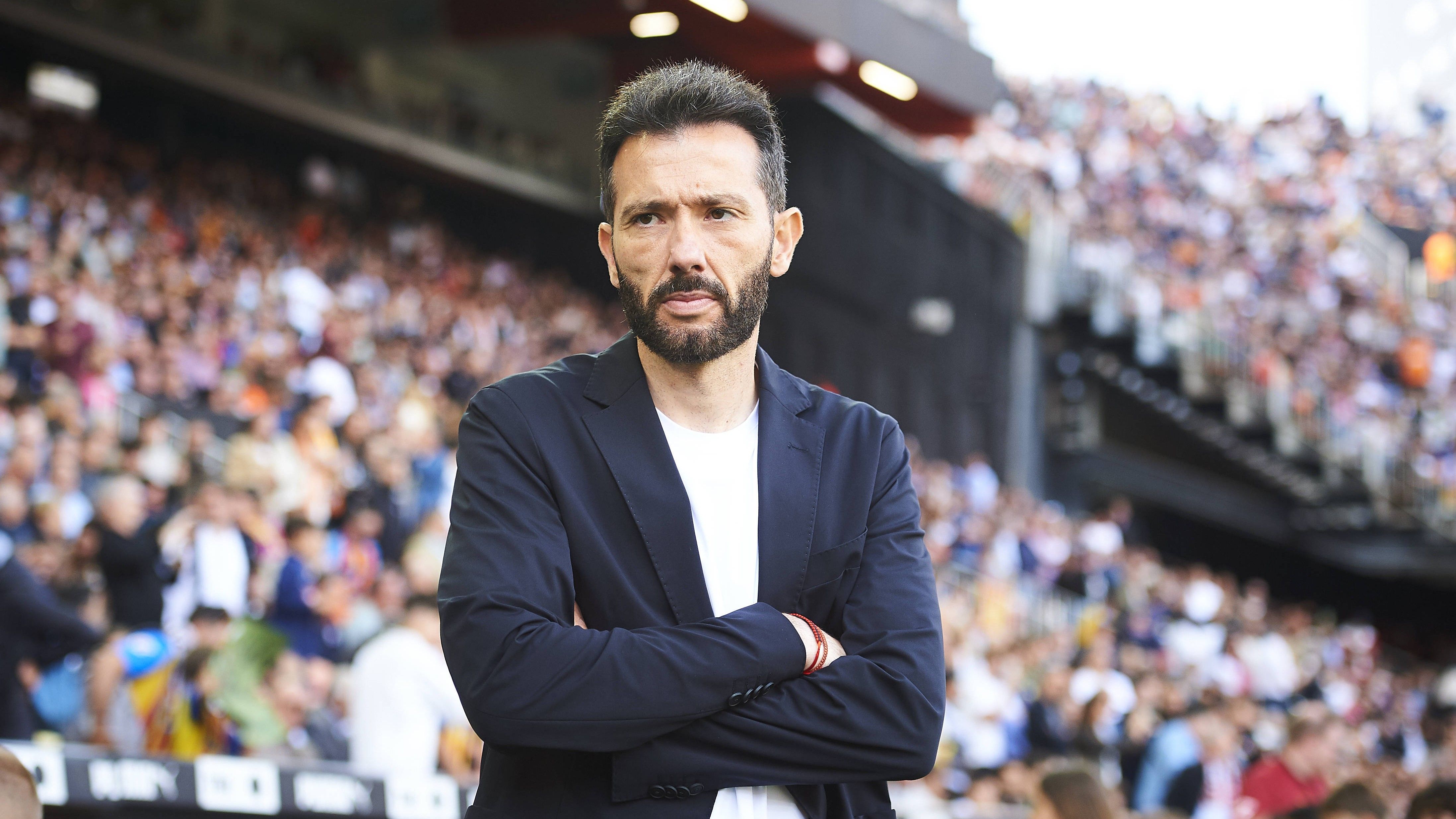 Carlos Corberán pone los pies en el suelo tras la victoria contra el Girona: "Con 39 puntos somos conscientes que ningún equipo se va a salvar"