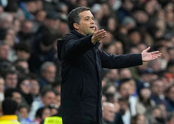 La llegada de Luís Castro en el Levante le ha hecho un flaco favor al Athletic