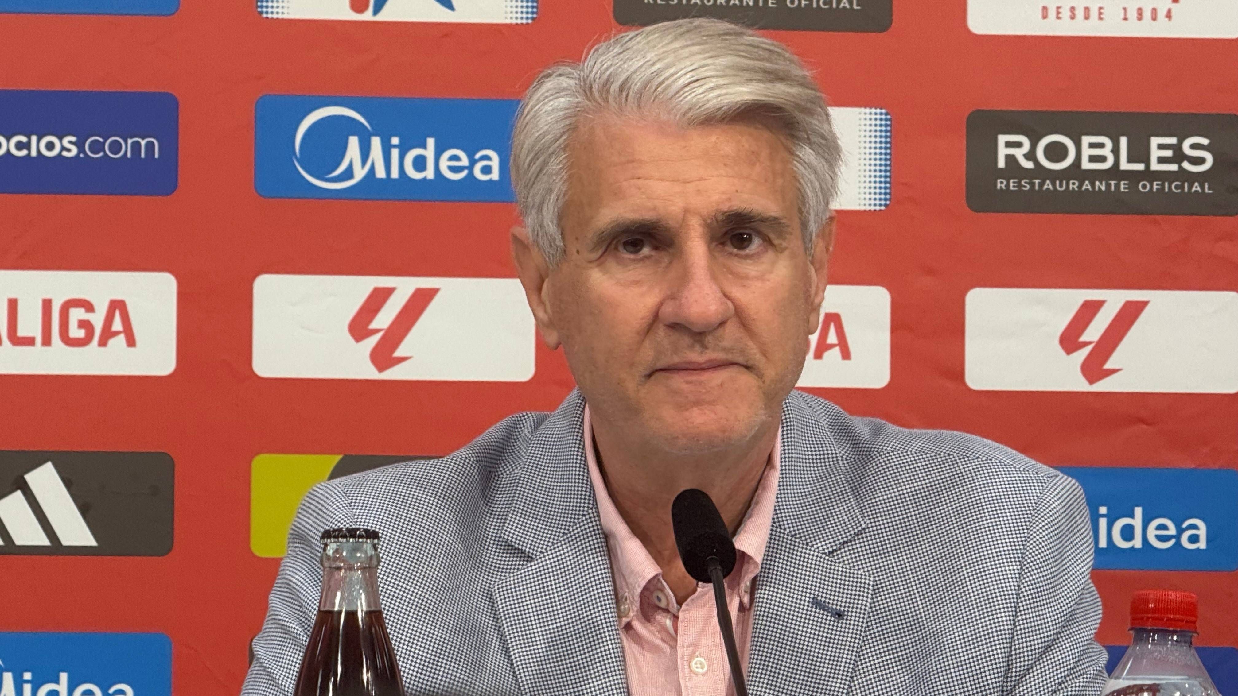 Cordón da la sorpresa con Juanlu, designa a los sustitutos de Lukébakio y ensalza a "uno de los mejores delanteros de La Liga"