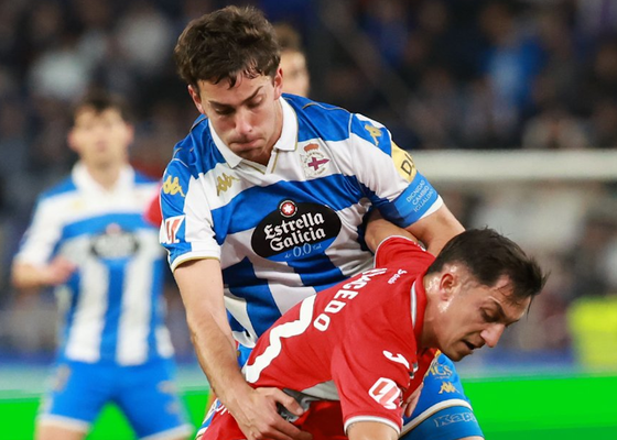 Así queda la clasificación de LaLiga Hypermotion tras el triunfo del Deportivo de La Coruña y el empate del Mirandés en la jornada 33