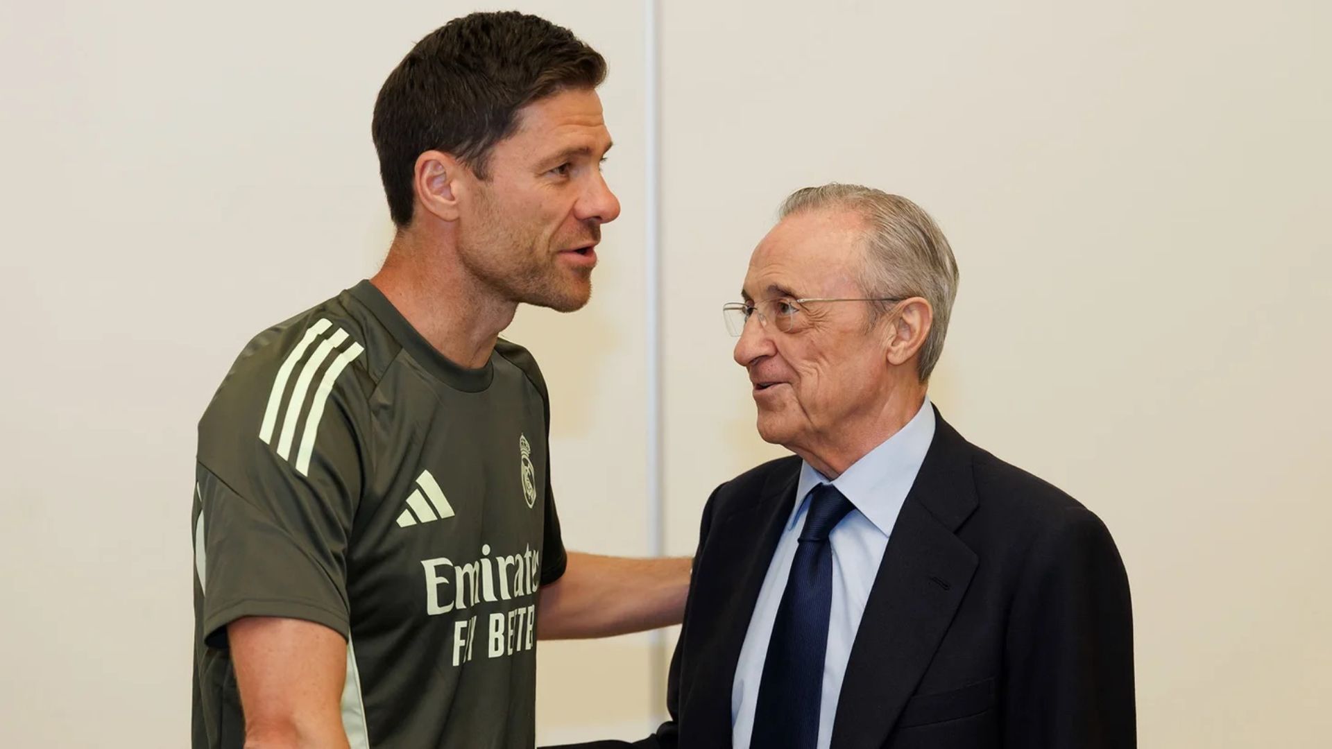 Xabi Alonso y 'La Rojita' se la juegan