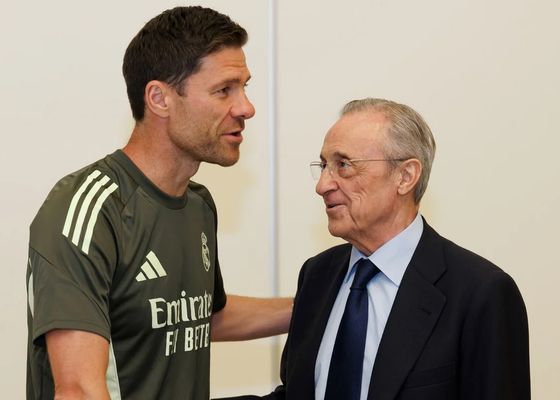 Xabi Alonso y 'La Rojita' se la juegan