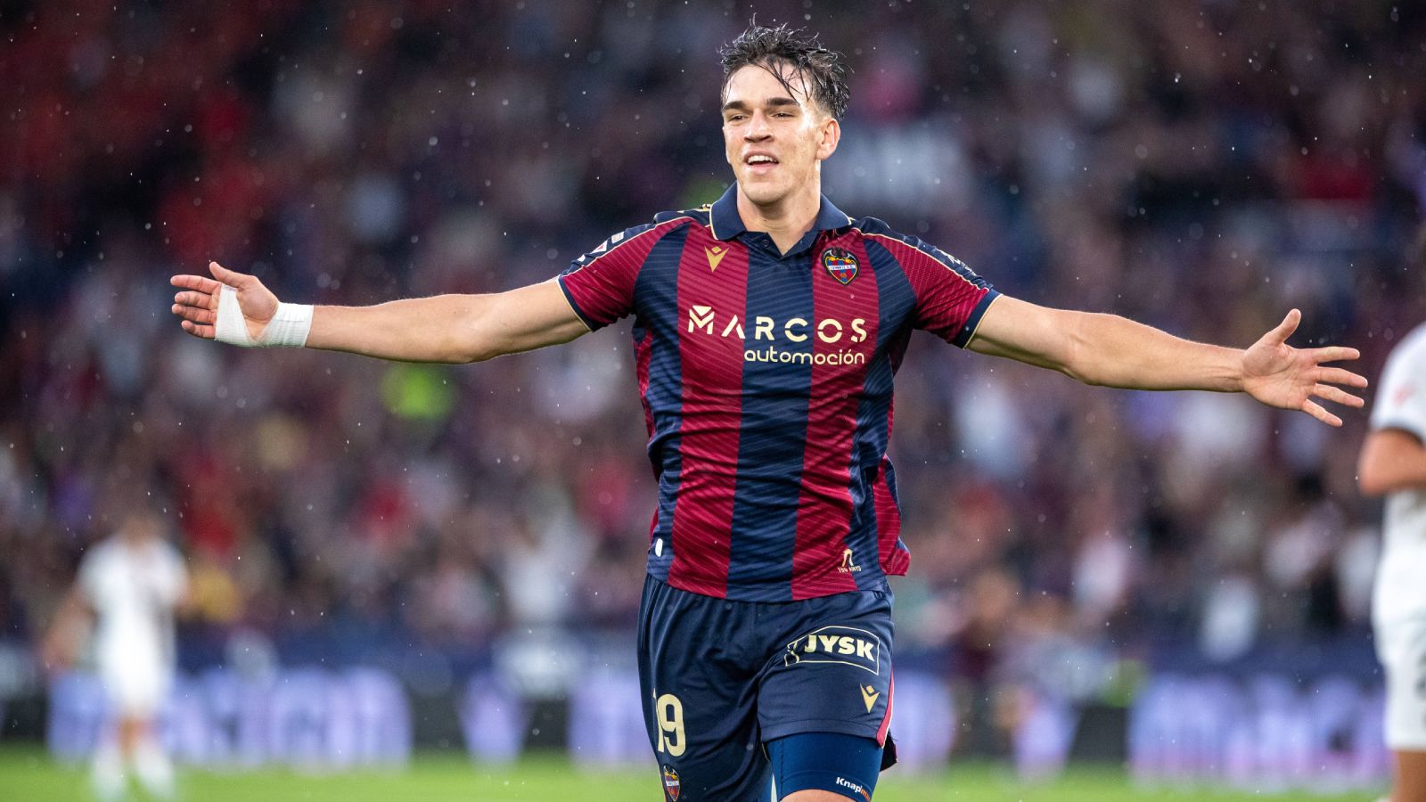Levante 2-0 Mallorca: Espí y Arriaga desatan la locura en el Ciutat y hunden al Mallorca