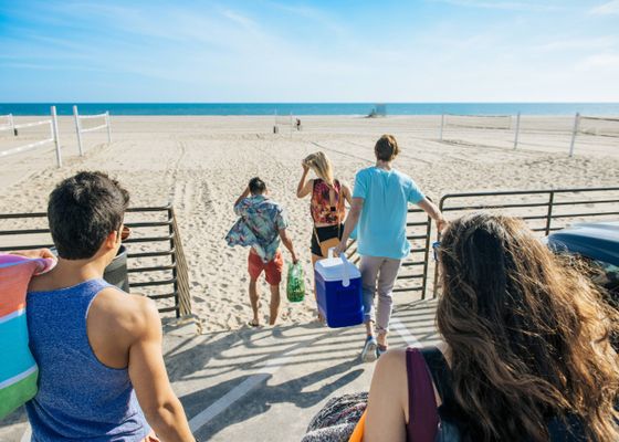 Ni la sombrilla ni el protector solar; lo que no se te puede olvidar este verano para ir a la playa
