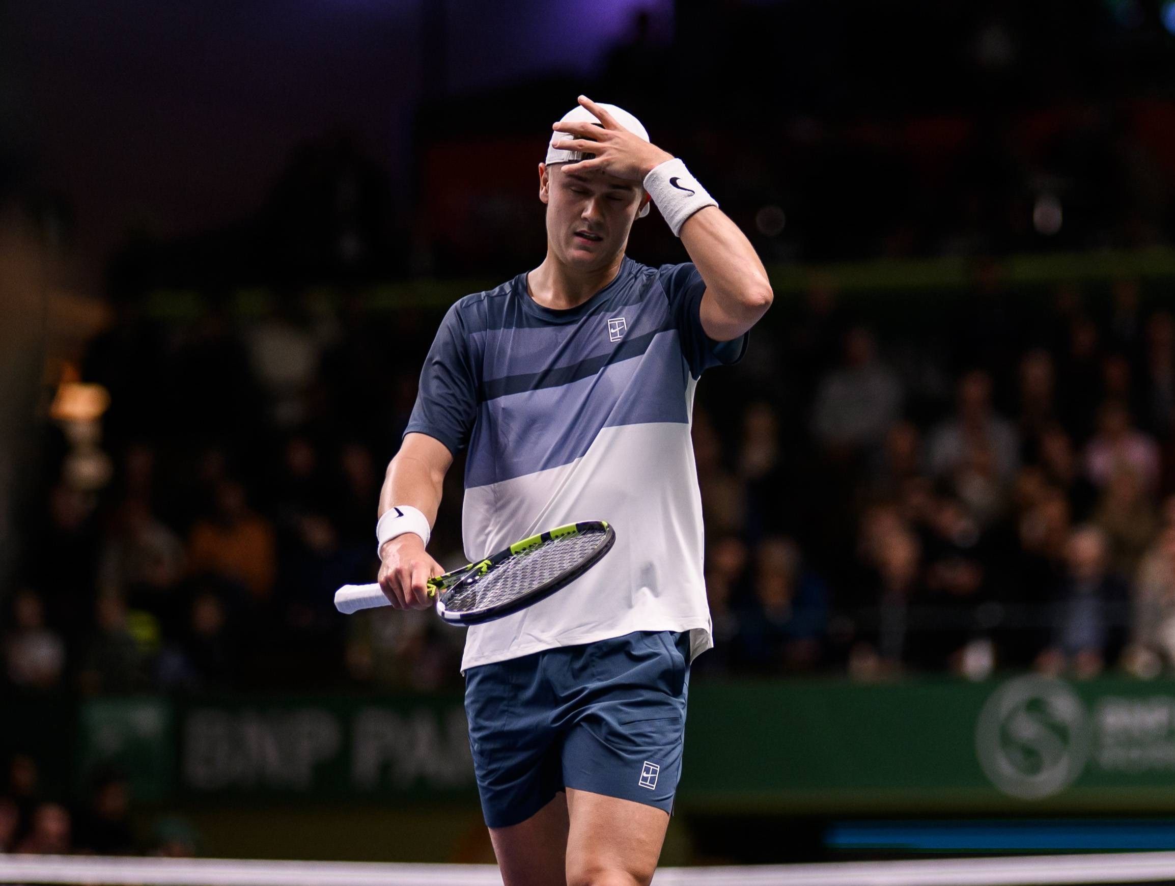 Los tenistas elevan su denuncia contra la ATP tras la grave lesión de Rune
